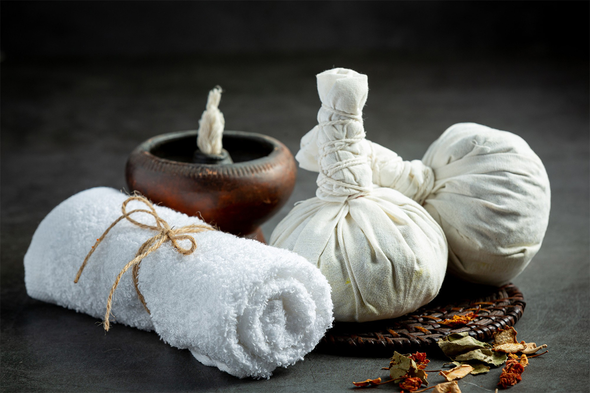 freepik_ayurveda_massage