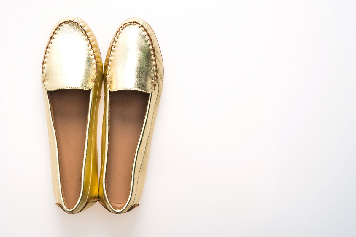 freepik_gold_shoes