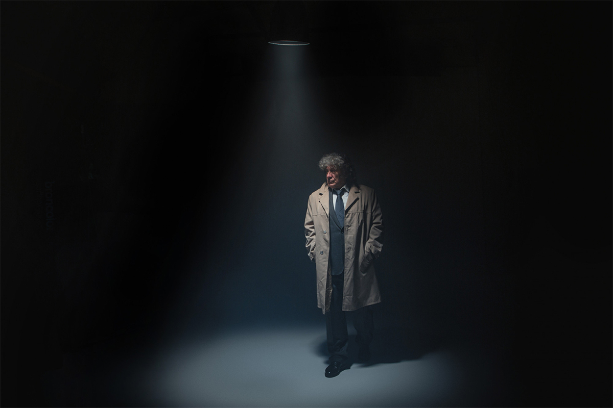 freepik_man_incognito_24