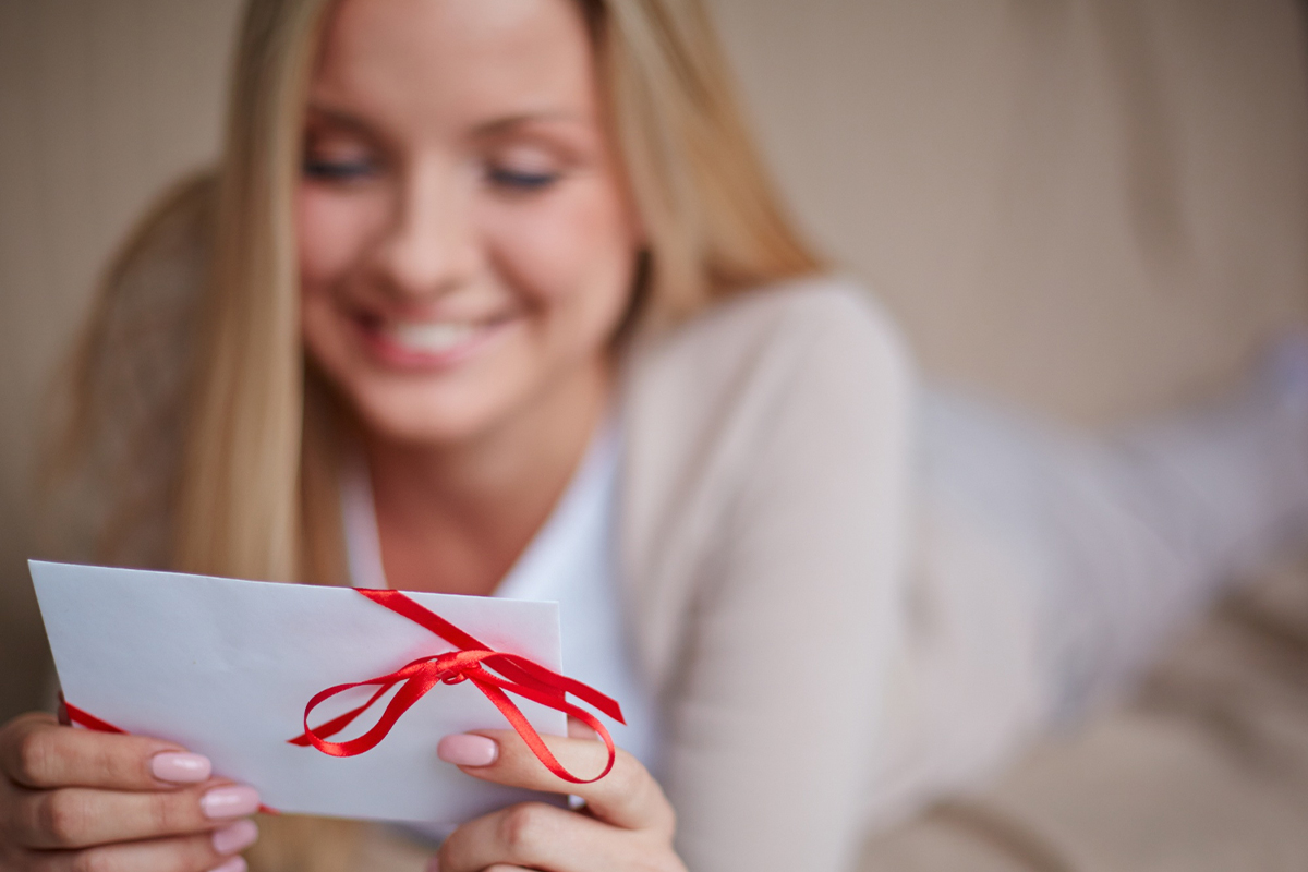 freepik_voucher_woman_26