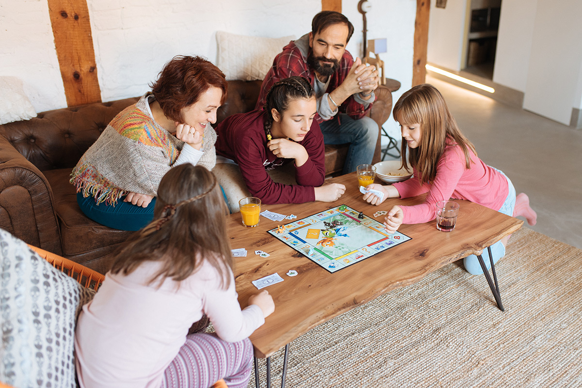 shutterstock_parents_kids_23