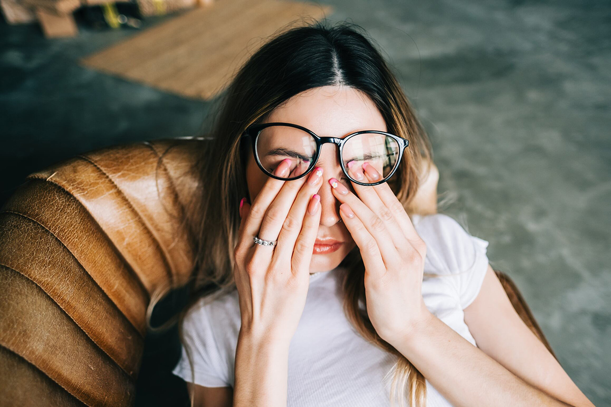 woman_glasses_1123