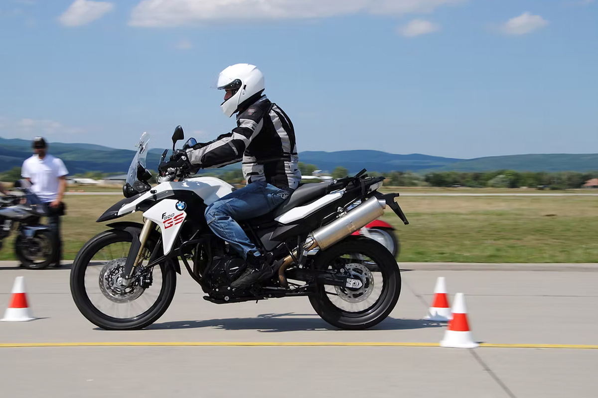 2_auto_moto