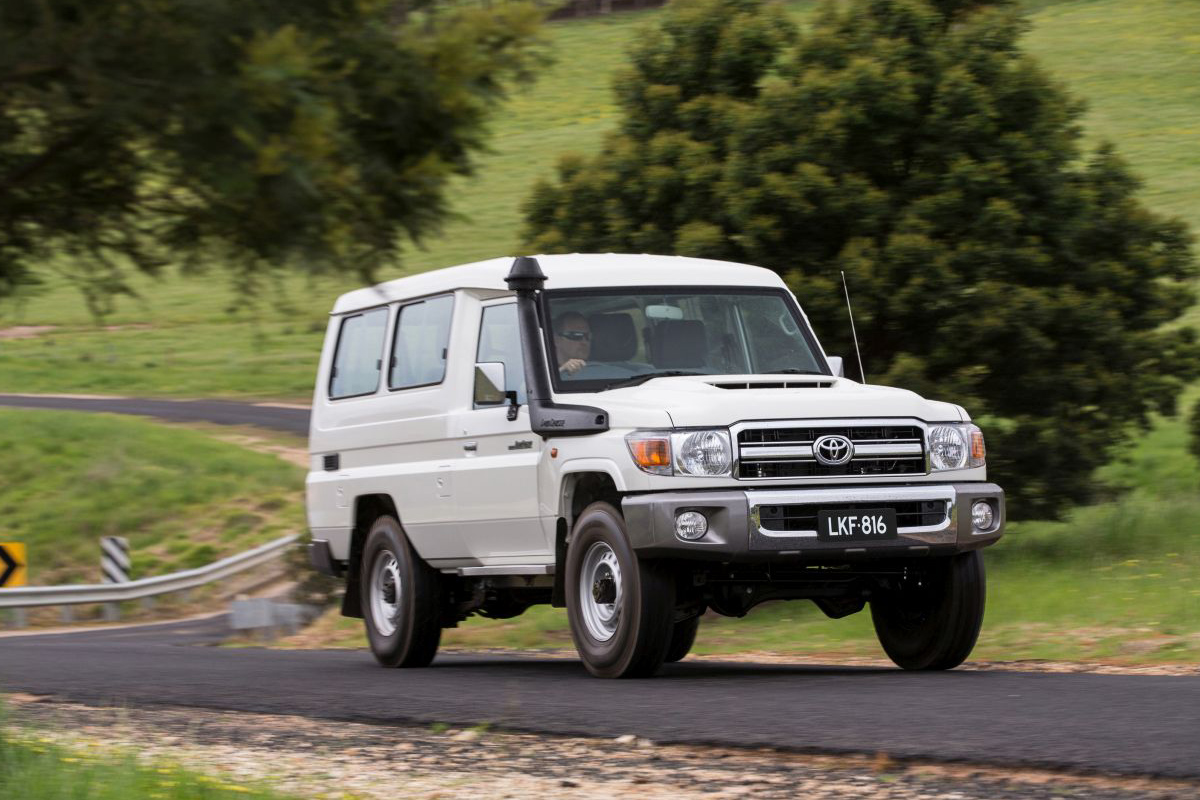8_toyota_lc70