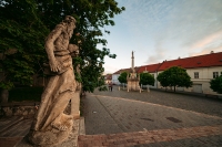 Stĺpy odkazujúce na históriu Trnavy