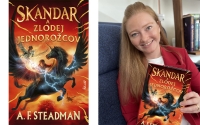 Skandar. Nový hrdina a súboj s krvilačnými jednorožcami!