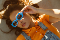 Lichotivý tvar okuliarov podľa typu tváre?